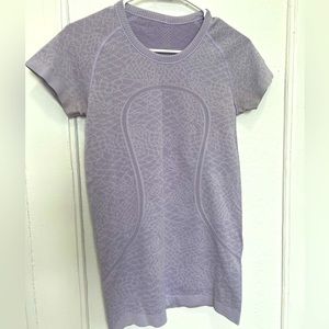 Lululemon Swiftly Tech Short Sleeve, Size 6